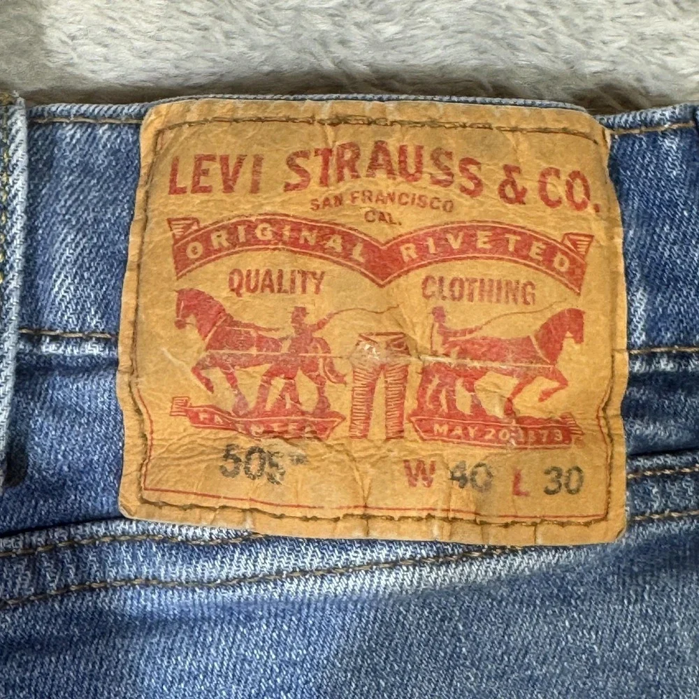 Levis 505 Jeans Mens 40x30 Blue Straight Leg Denim Zip Fly Classic Fit